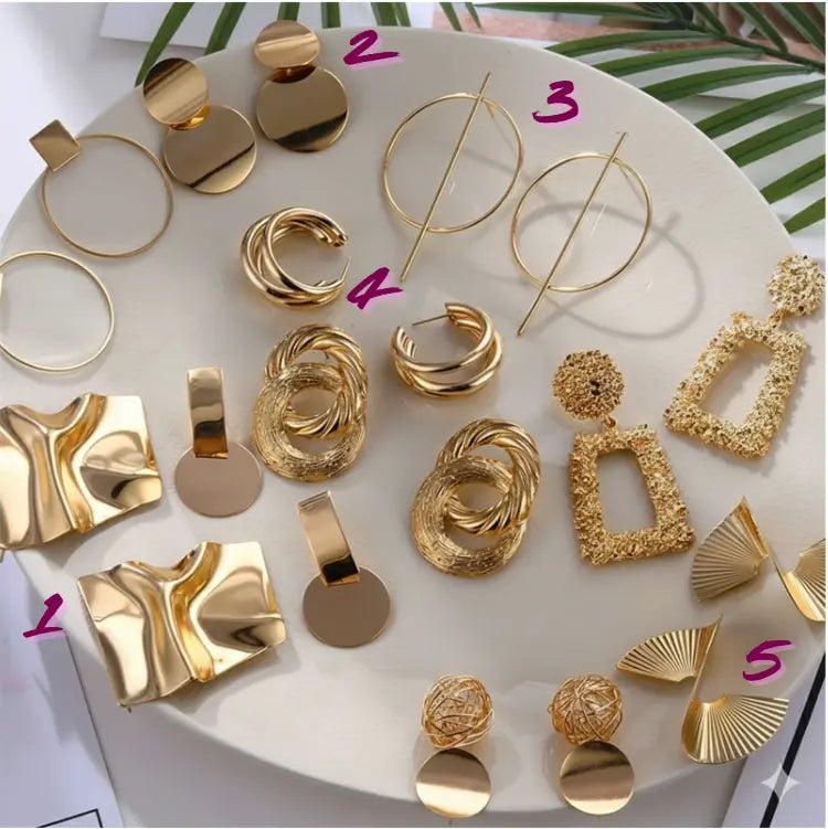 Ensemble de 5 paires de boucles d’oreilles géométriques dorées – Style chic & moderne UMII