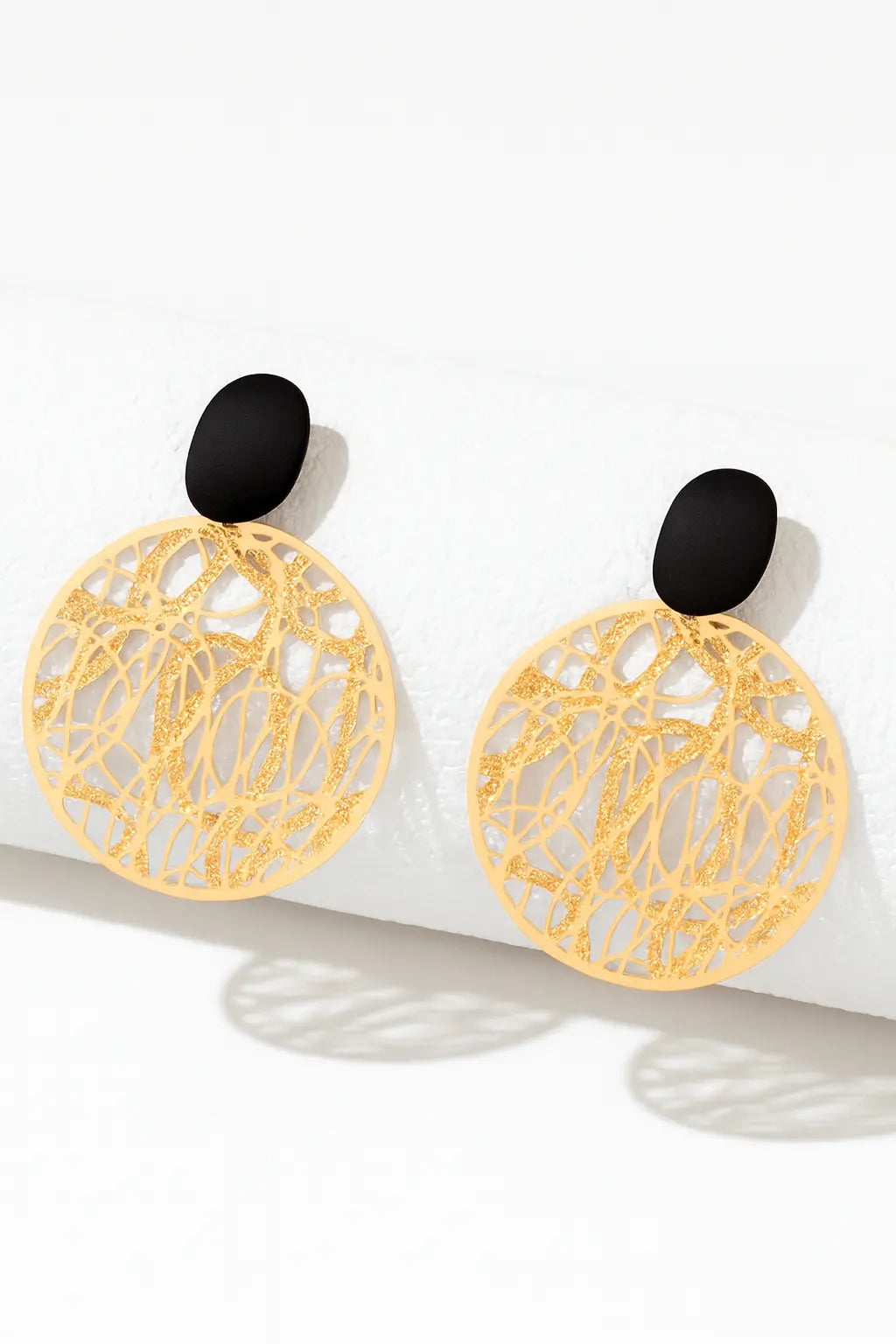 Pendants d’oreilles ronds ajourés – Beige & Noir UMII
