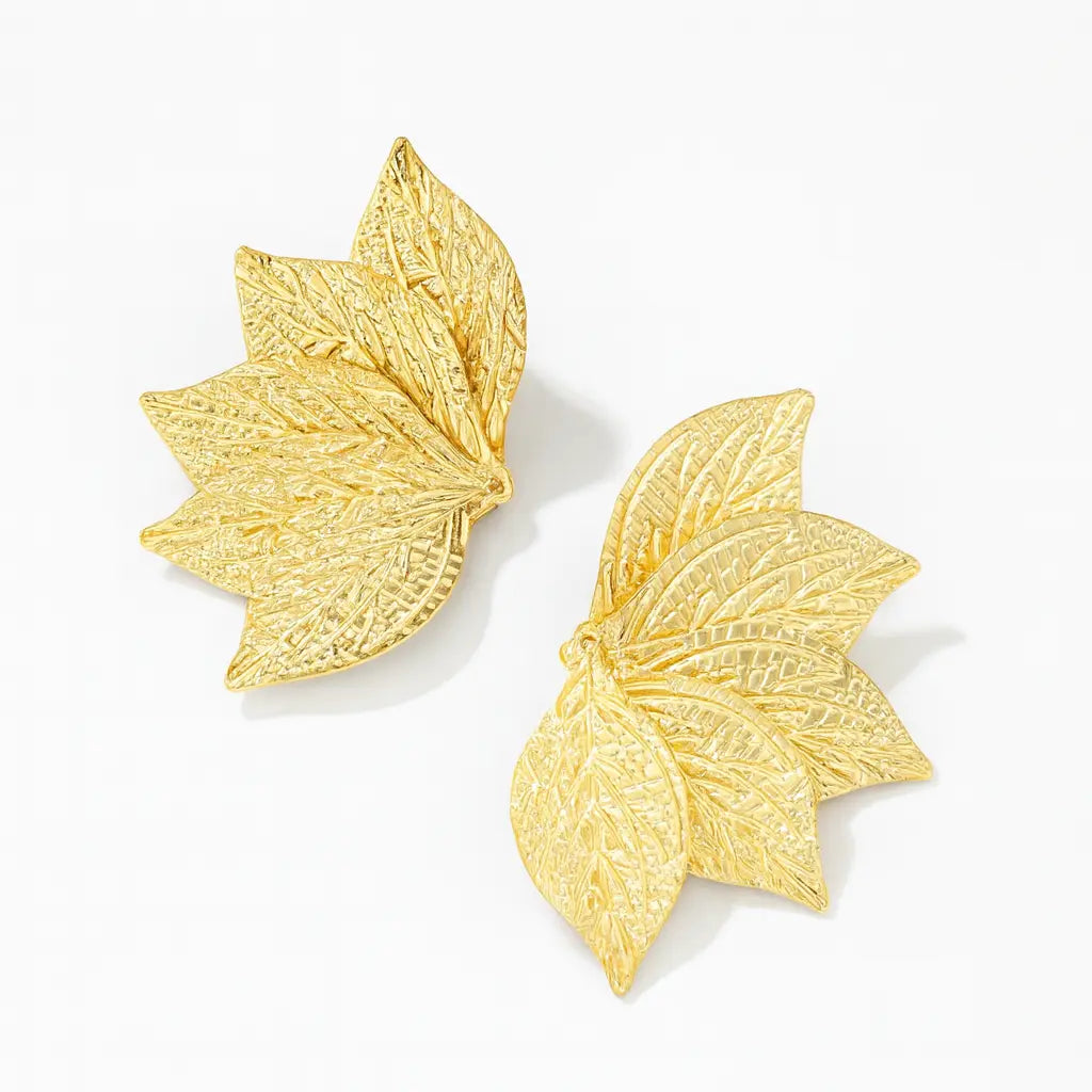 Boucles d’oreilles en forme de feuille – Doré texturé UMII